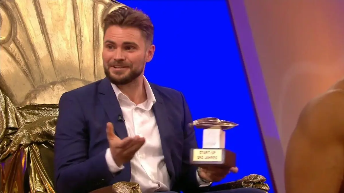 Gibt Johannes Haller hier Details zum Baby preis "Pocher - gefährlich ehrlich"