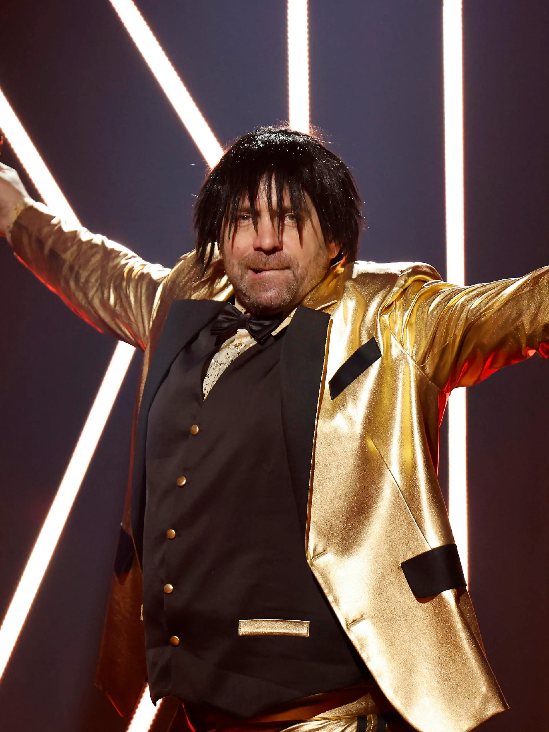 Sänger Ikke Hüftgold alias Matthias Distel startet mit seinem Titel 'Lied mit gutem Text' beim deutschen Vorentscheid zum Eurovision Song Contest (ESC) 2023 unter dem Motto 'Unser Lied für Liverpool' mit einer Bühnenprobe in den MMC Studios. Köln, 02.03.2023