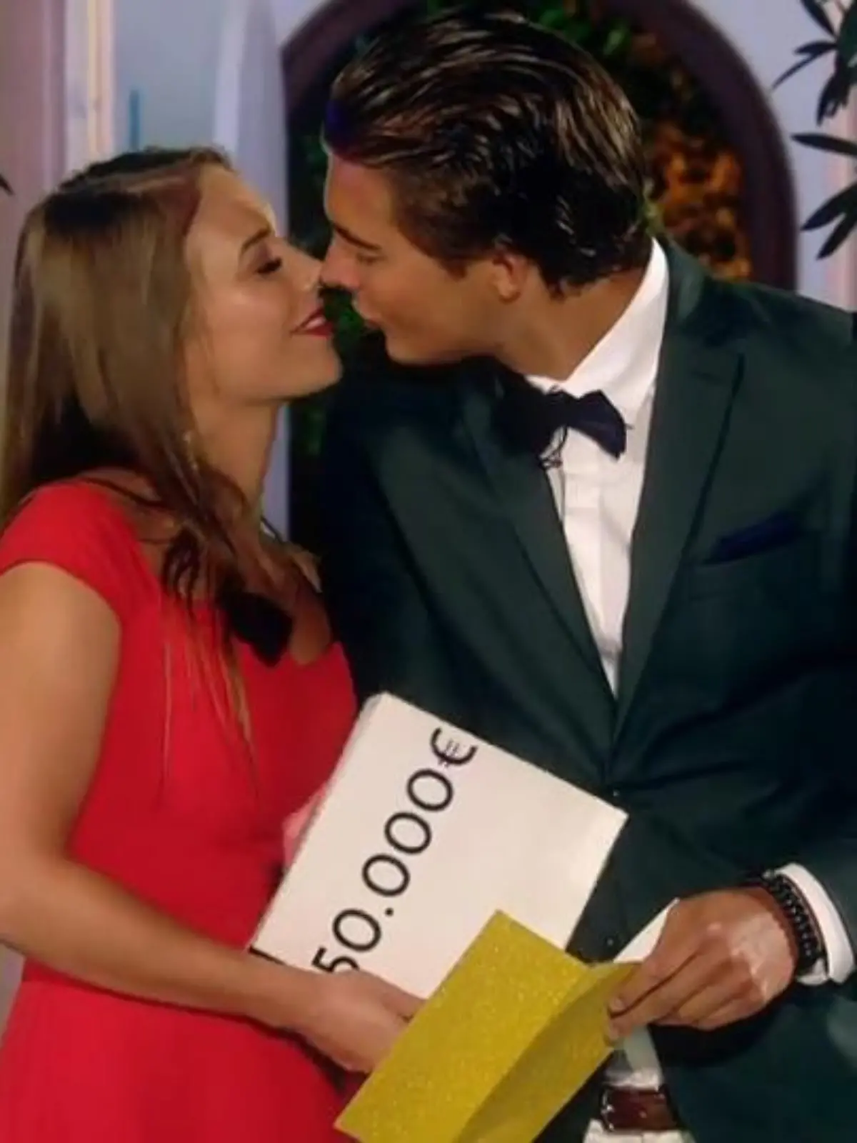 Bild zu: "Melina und Tim gewinnen „Love Island 2020“"