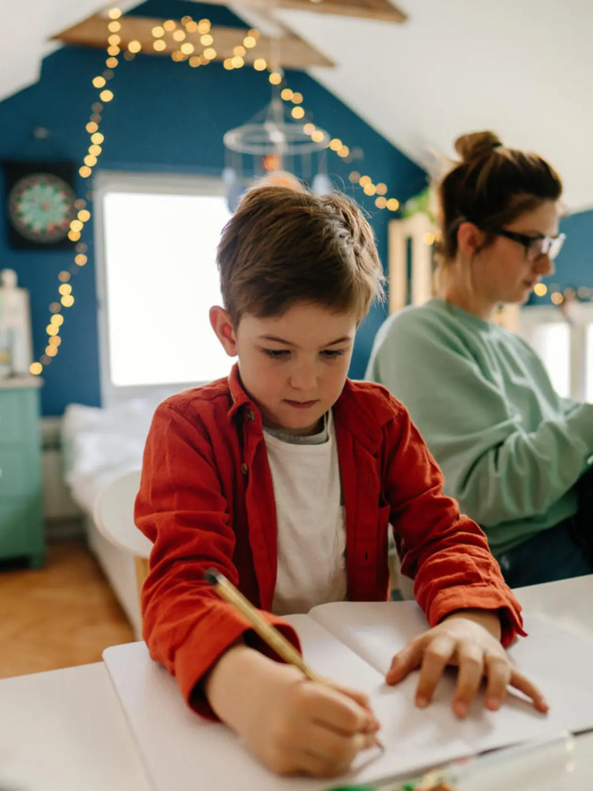omeschooling ist eine echte Herausforderung in der Coona-Krise - vor allem, wenn die Eltern viel arbeiten