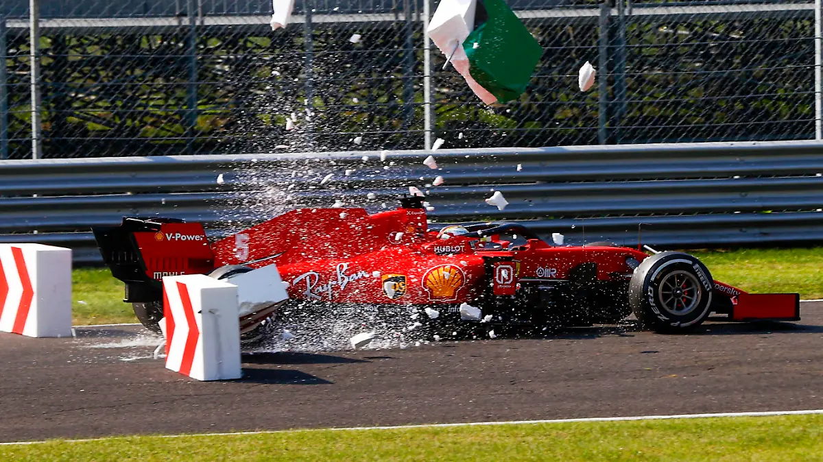 2020 Italian GP AUTODROMO NAZIONALE MONZA, ITALY - SEPTEMBER 06: Sebastian Vettel, Ferrari SF1000, collides with barriers during the Italian GP at Autodromo Nazionale Monza on Sunday September 06, 2020 in Monza, Italy. Photo by Andy Hone / LAT Images Images PUBLICATIONxINxGERxSUIxAUTxHUNxONLY GP2008_132026_ONZ0727