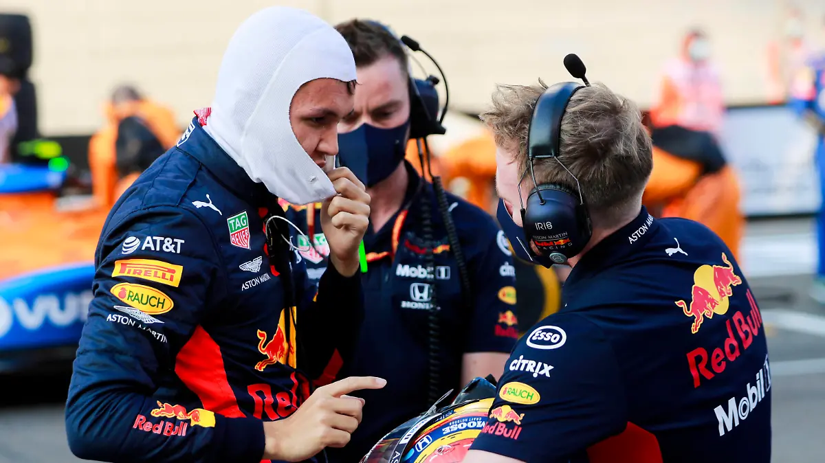 2020 Abu Dhabi GP YAS MARINA CIRCUIT, UNITED ARAB EMIRATES - DECEMBER 13: Alexander Albon, Red Bull Racing, on the grid during the Abu Dhabi GP at Yas Marina Circuit on Sunday December 13, 2020 in Abu Dhabi, United Arab Emirates. Photo by Steven Tee / LAT Images Images PUBLICATIONxINxGERxSUIxAUTxHUNxONLY GP2017_123843_1ST7618