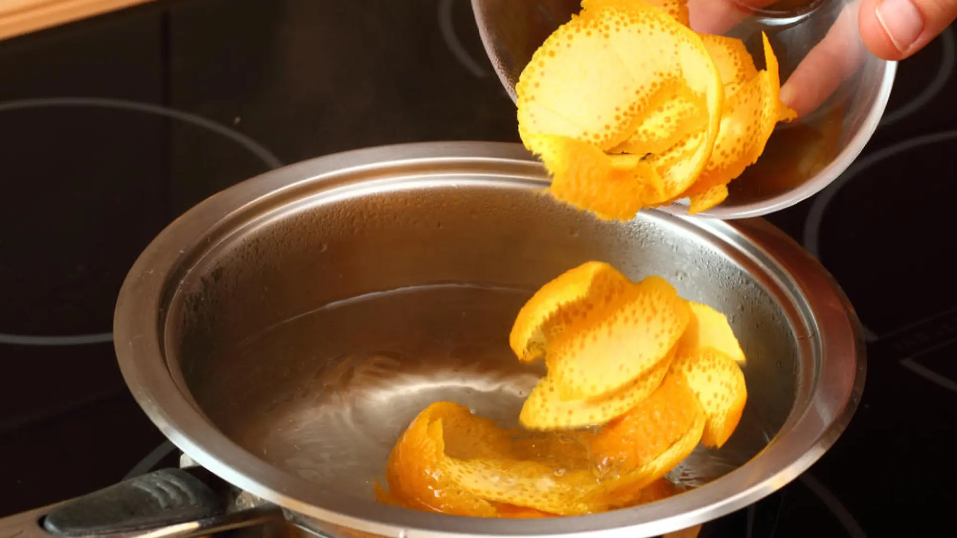 Nicht wegwerfen! Orangenschale lässt sich im Haushalt verwerten