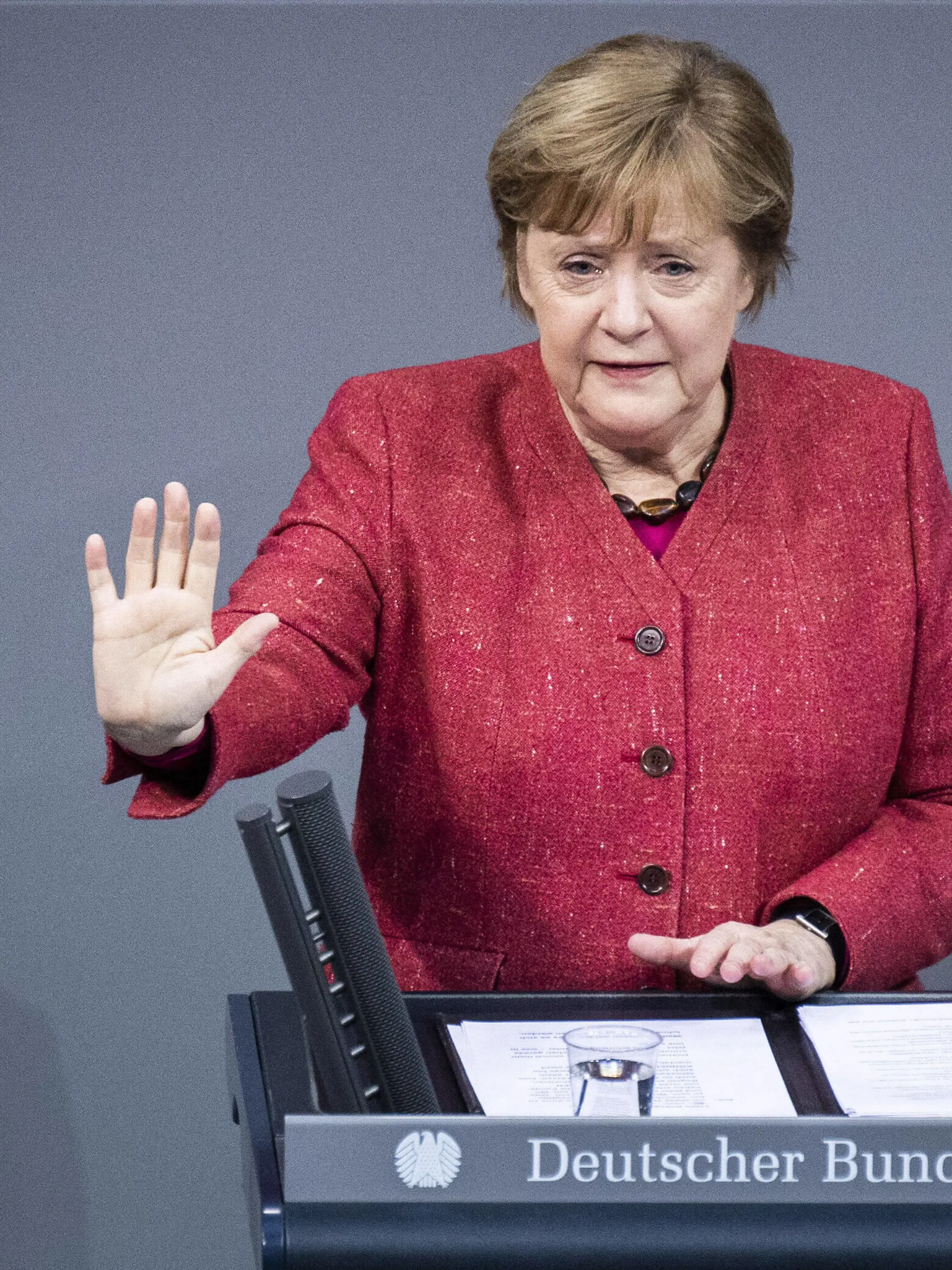  Angela Merkel, Bundeskanzlerin, aufgenommen im Rahmen der Generaldebatte zum Bundeshaushalt im Deutschen Bundestag in Berlin, 09.12.2020. Berlin Deutschland *** Angela Merkel, Chancellor, recorded during the general debate on the federal budget in the German Bundestag in Berlin, 09 12 2020 Berlin Germany Copyright: xFlorianxGaertner/photothek.dex
