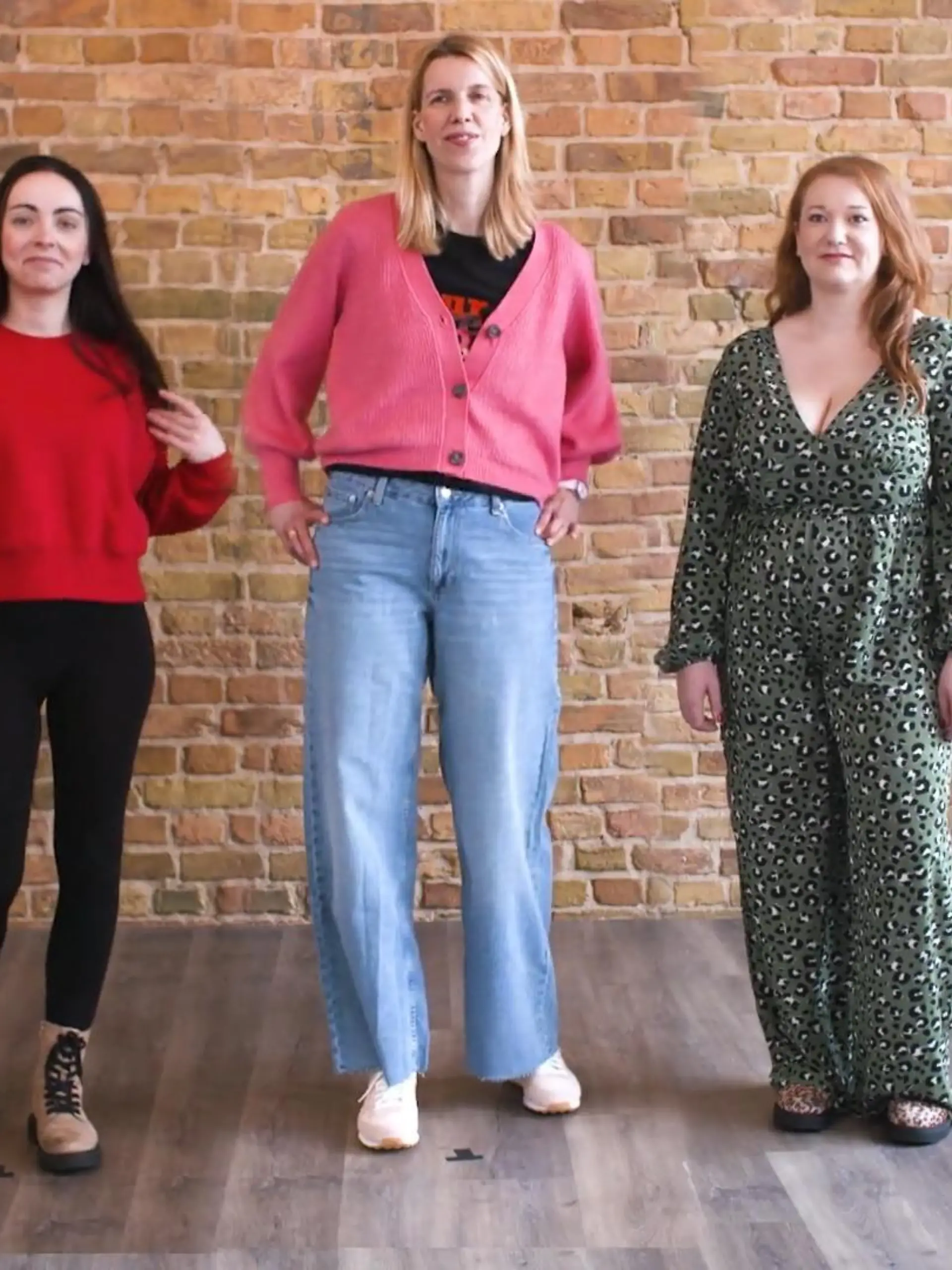 Ob Crop Tops, Overalls oder weite Hosen: Modisch hält das Frühjahr 2023 so einiges bereit. Doch wer kann diese Styles eigentlich tragen? Passen sie zu allen Körperformen? Das wollten wir herausfinden und haben die Trends des Jahres an drei Frauen mit unterschiedlichen Staturen getestet. Mit dabei: Stylistin Andrea Lakeberg, die erklärt, worauf es bei den einzelnen Styles ankommt. 