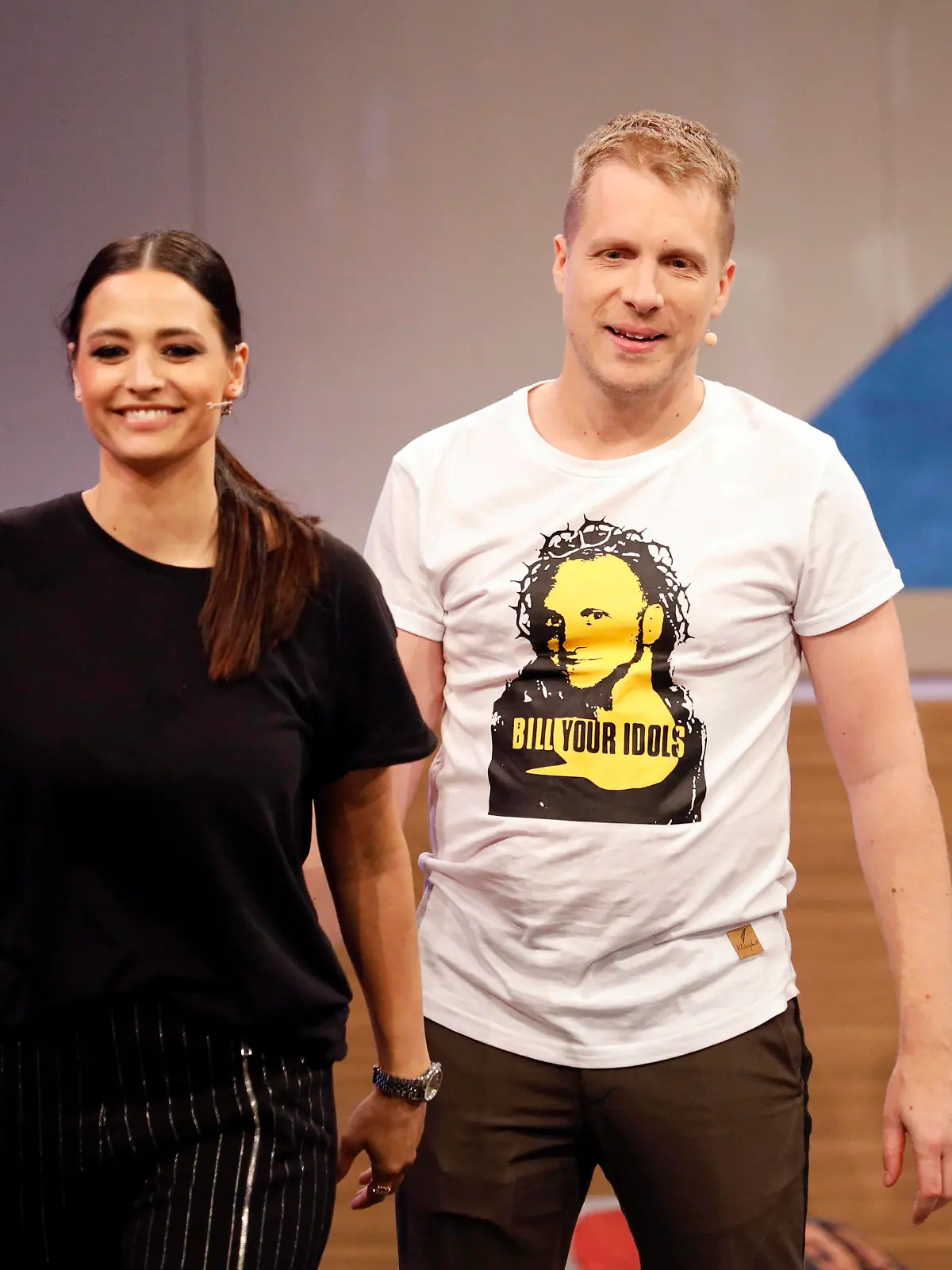  Oliver Pocher mit Ehefrau Amira Pocher in der RTL-Live-Show Pocher vs. Wendler - Schluss mit lustig in den NOBEO Studios. Köln-Hürth, 01.03.2020 *** Oliver Pocher with his wife Amira Pocher in the RTL live show Pocher vs Wendler End with funny in the NOBEO Studios Cologne Hürth, 01 03 2020 Foto:xC.xHardtx/xFuturexImage