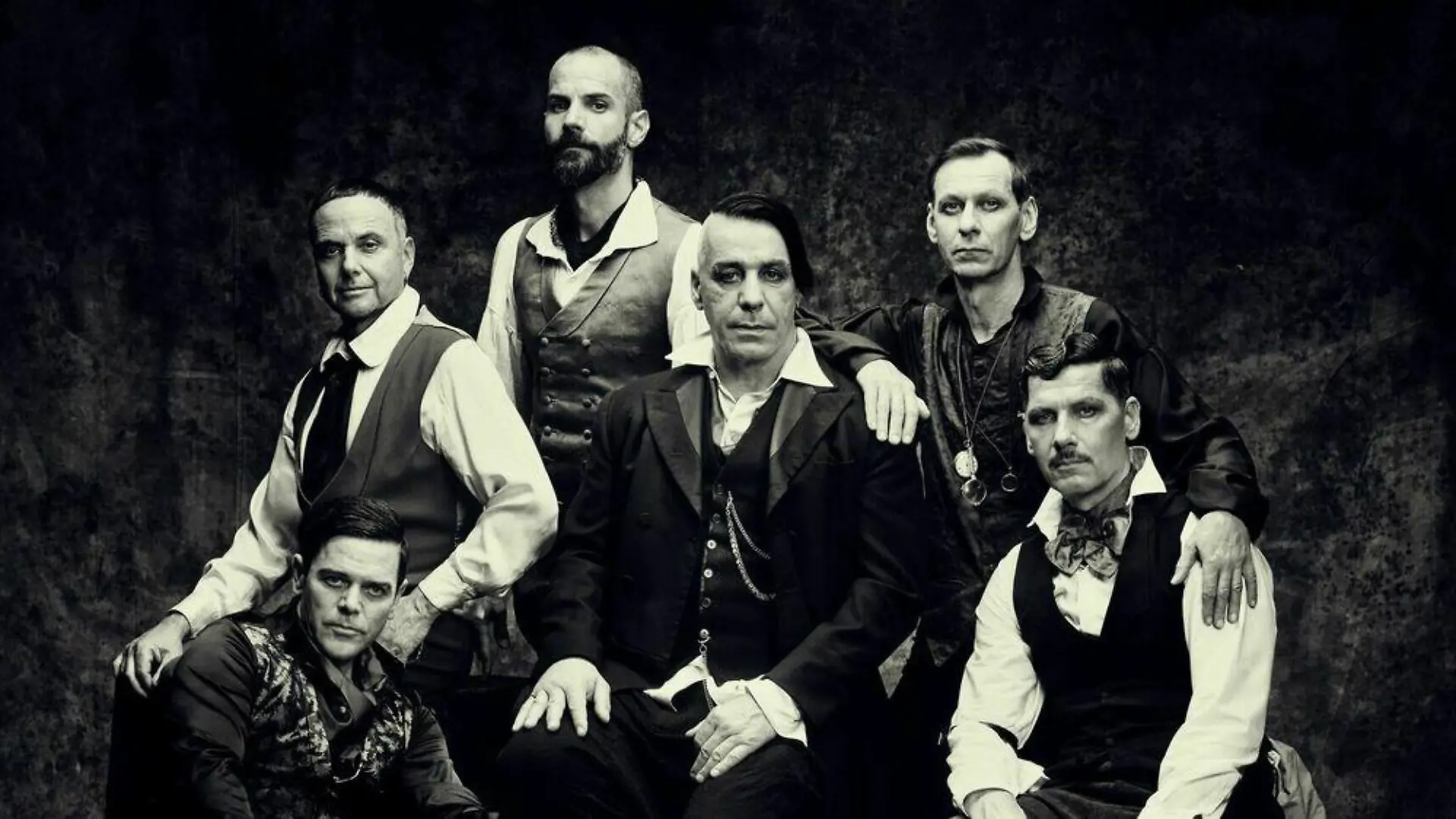 Rammstein-Debütalbum "Herzeleid" ist zurück in den Charts