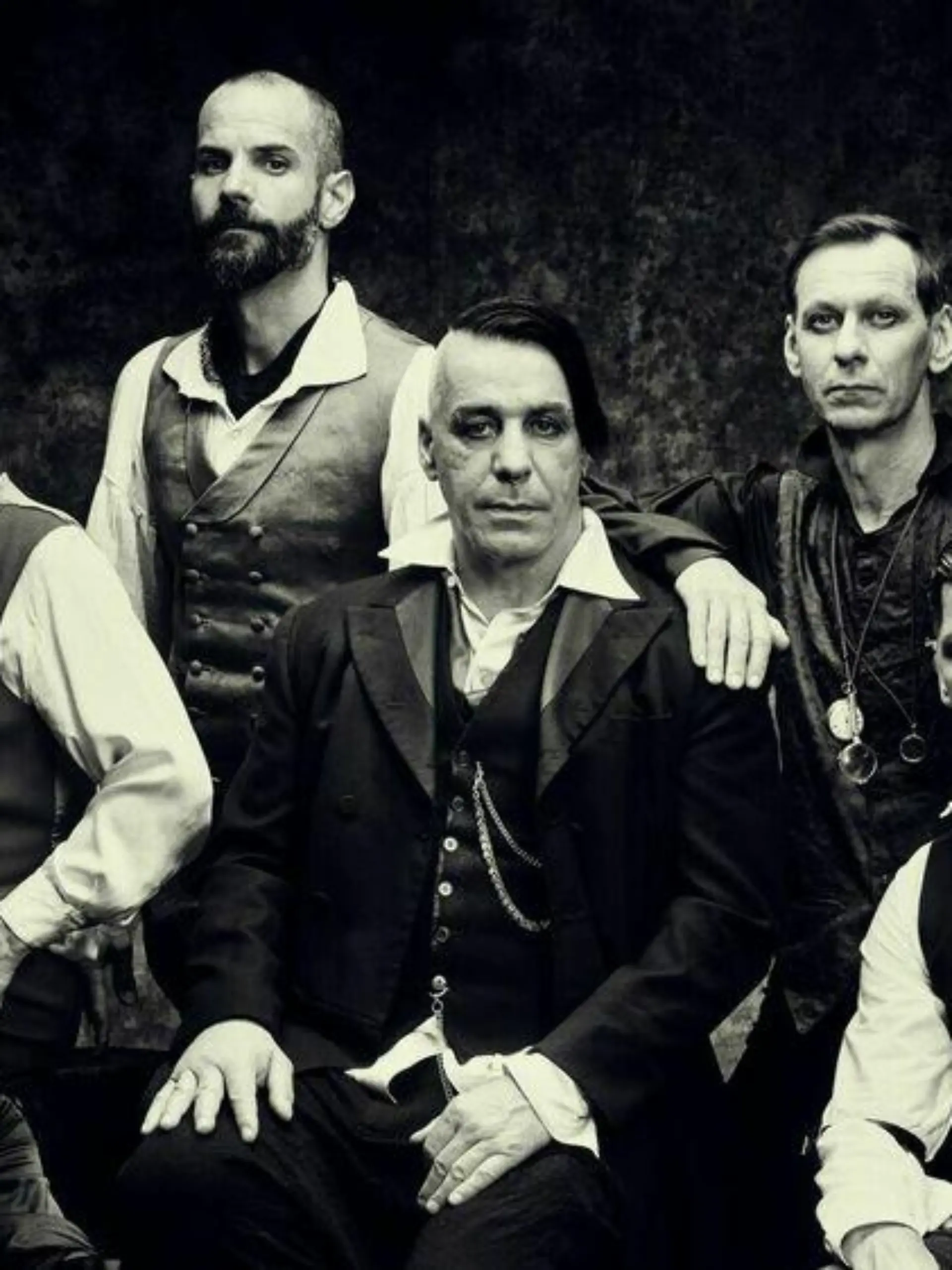 Rammstein-Debütalbum "Herzeleid" ist zurück in den Charts