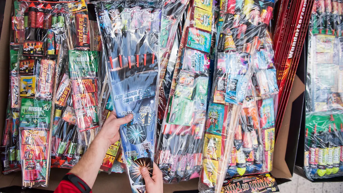 Verkauf von Feuerwerk für Silvester in einem Freisinger Baumarkt.