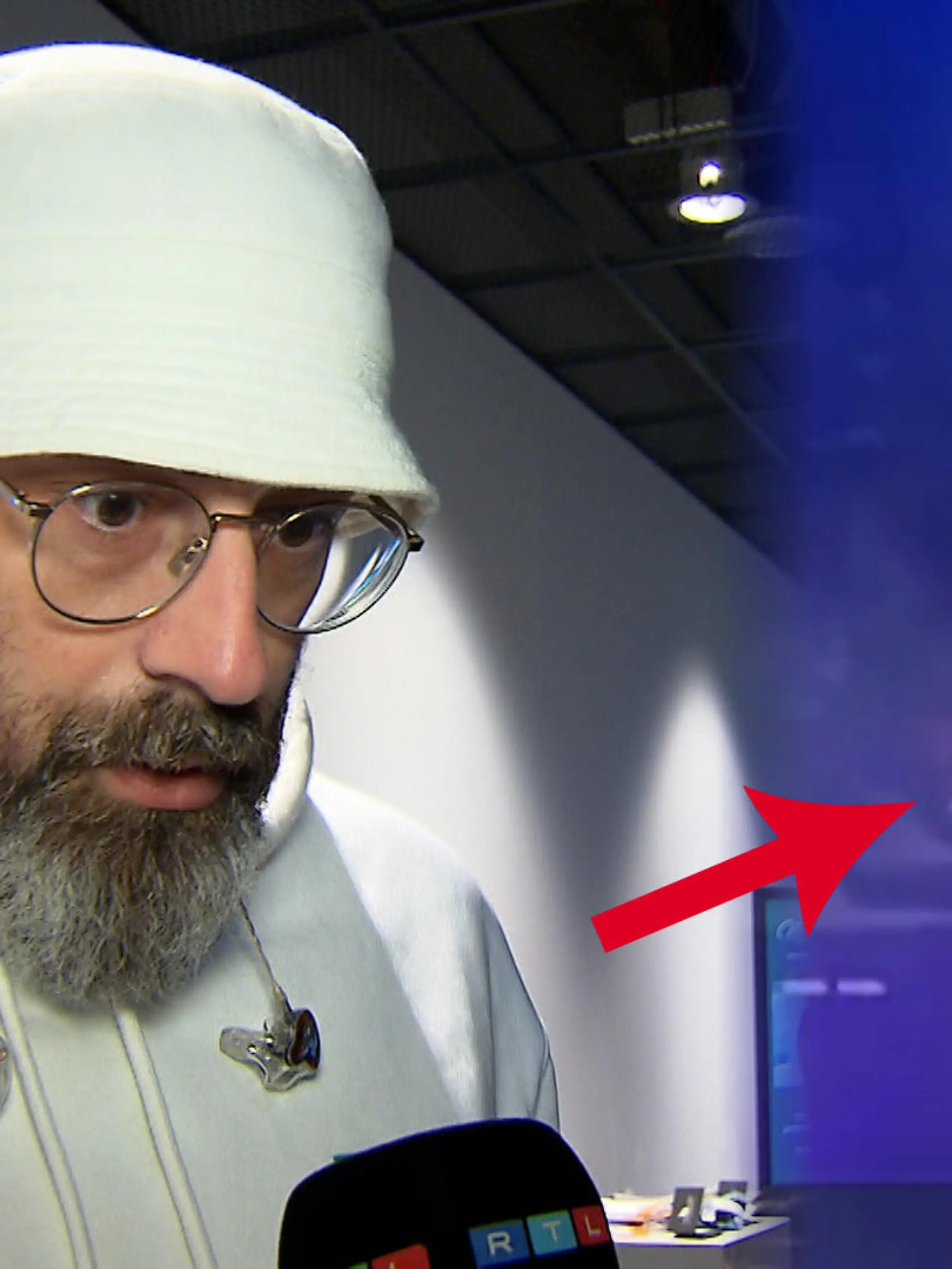 Sido hat im vergangenen Jahr mit einem Kuss-Video auf der Bühne für jede Menge Aufsehen gesorgt. Scheinbar datet der Rapper die Streamerin Georgina Stumpf. Wir haben ihn jetzt vor der Kamera nach dem Kuss gefragt.