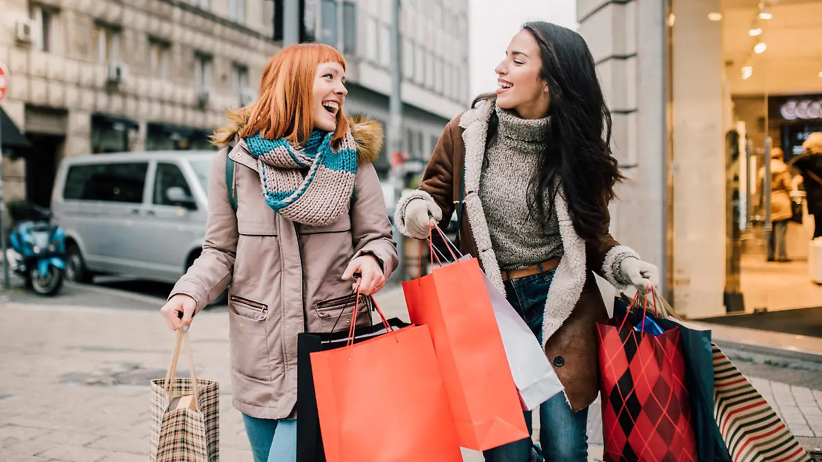 Frauen shoppen