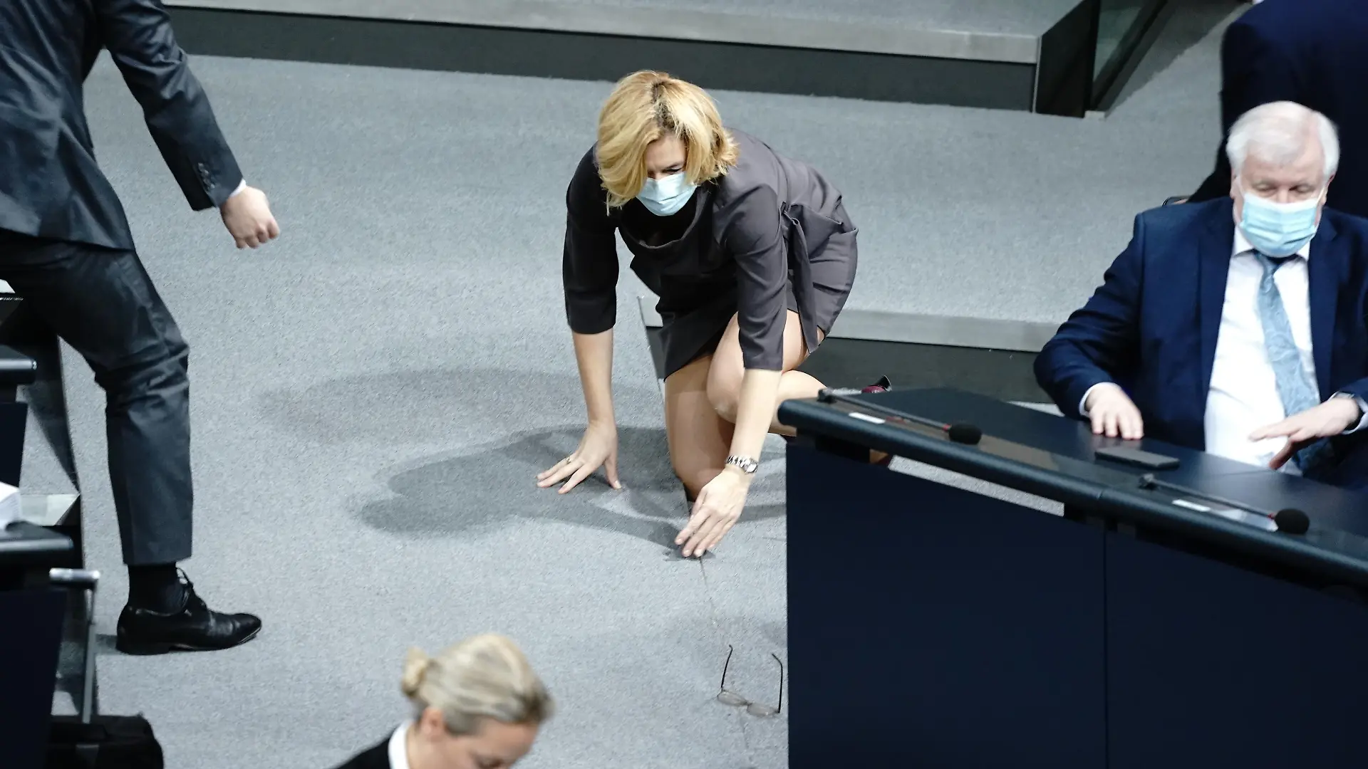 Julia Klöckner ist im Bundestag gestürzt