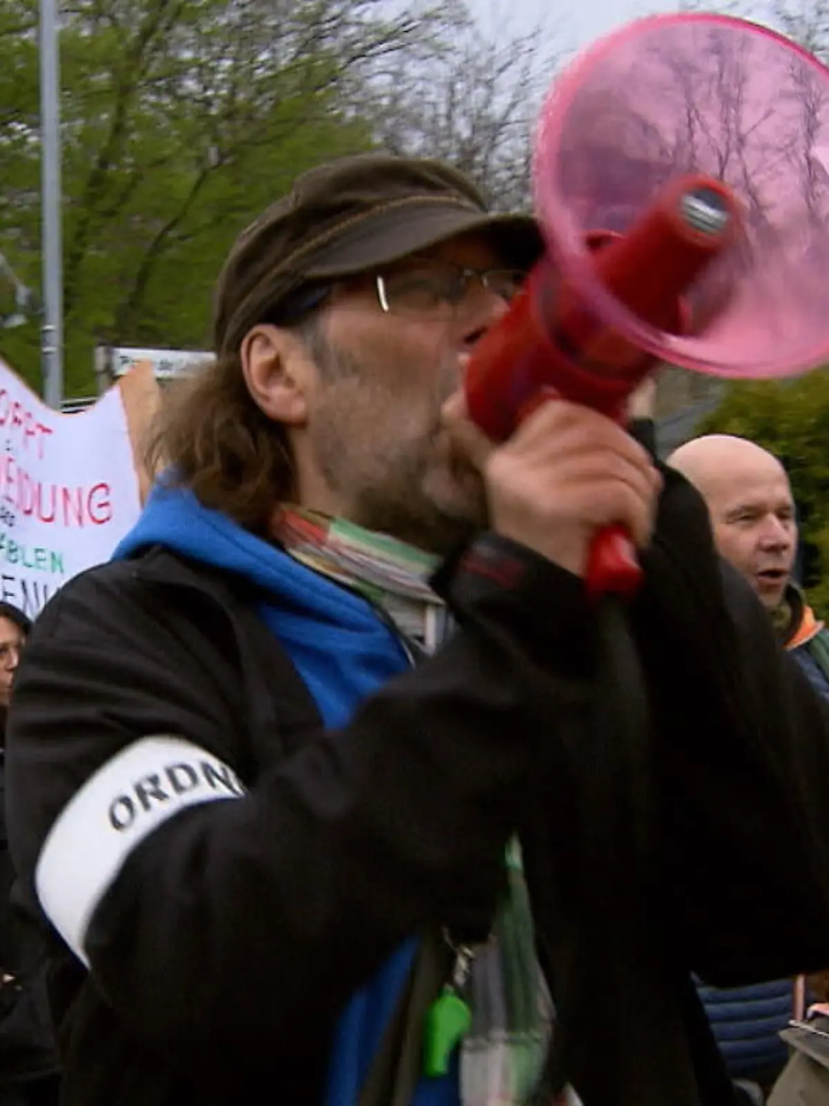 Bild zu: "Demo gegen Krankenhausschließung"