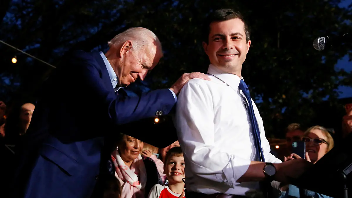 FILE PHOTO: Former Democratic presidential candidate Pete Buttigieg endorses former U.S. Vice President Joe Biden at Chicken Scratch in Dallas, Texas, U.S., March 2, 2020.  REUTERS/Elizabeth Frantz/File Photo