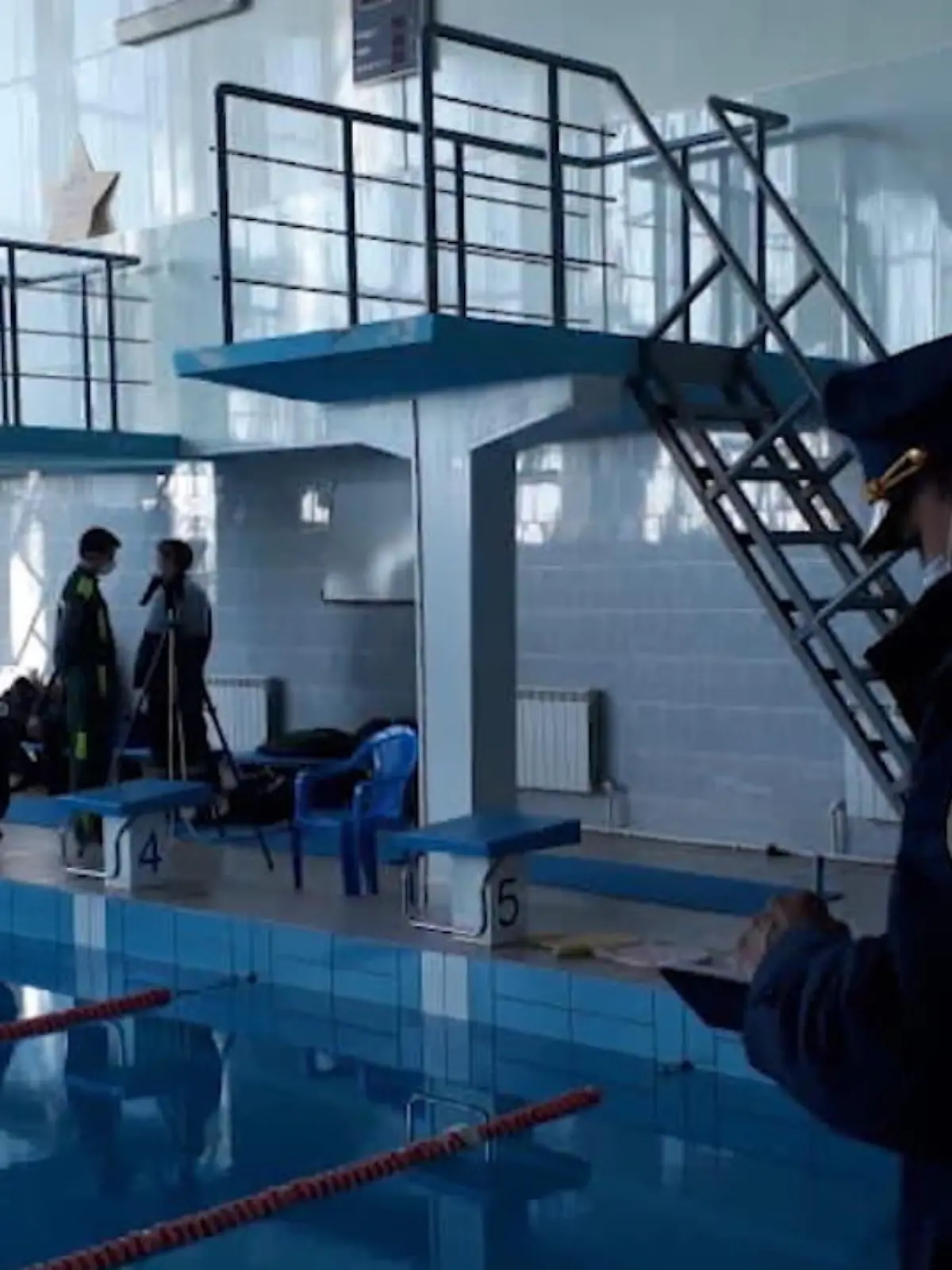 Bild zu: "21 Kinder in Schwimmbad vergiftet "