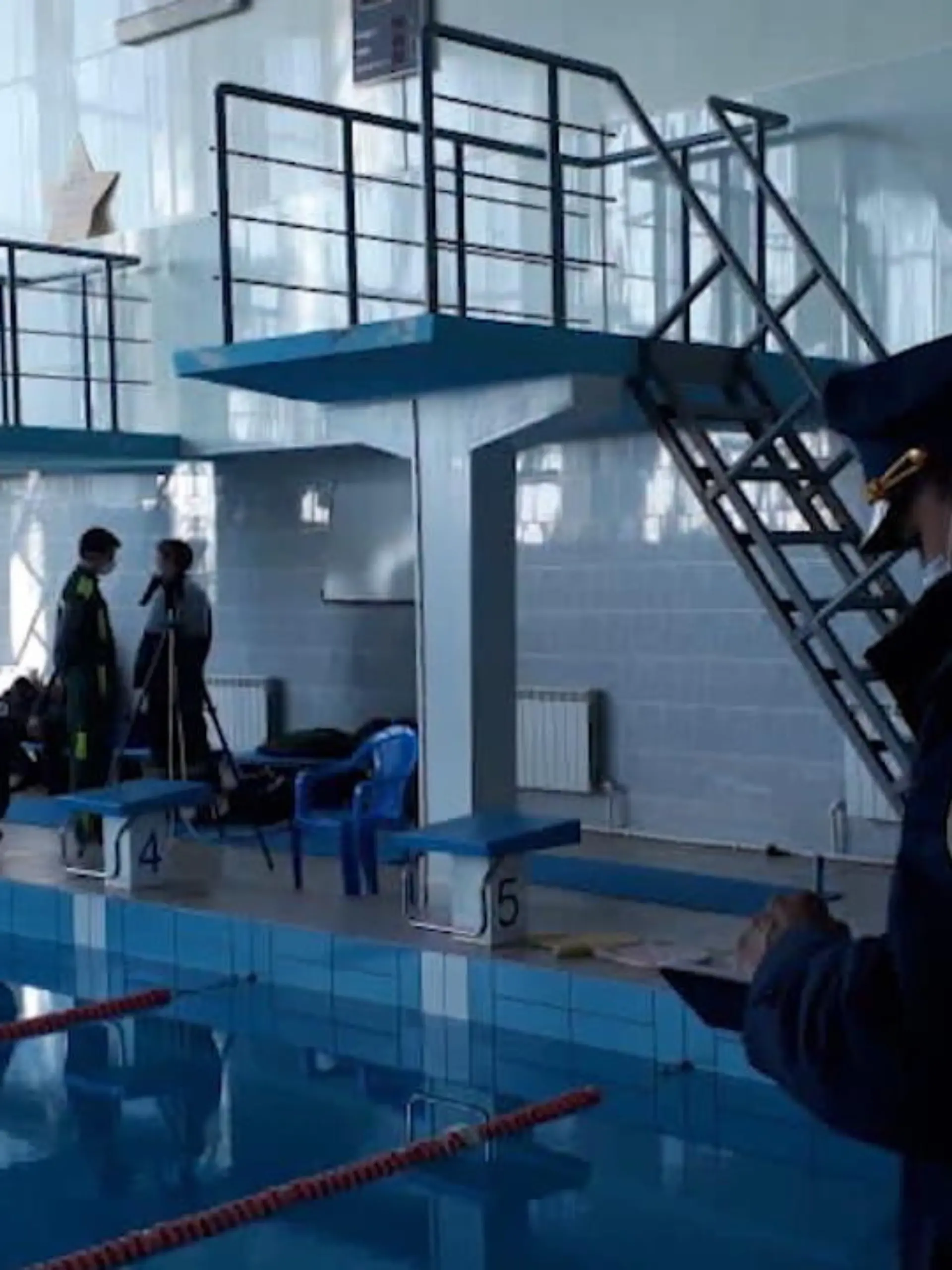 Bild zu: "21 Kinder in Schwimmbad vergiftet "