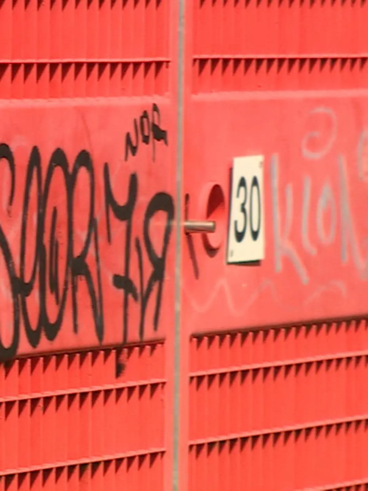 Bild zu: "Anti-Spray-Aktion in Köln"