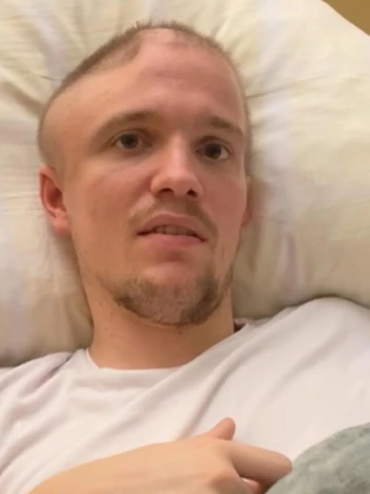 Fotograf Gian Vincent Issel musste notoperiert werden. Der Grund: Gian erlitt zwei Hirnblutungen durch ein Aneurysma. Seitdem ist für ihn nichts mehr so, wie es einmal war. Doch die Community unterstützt ihn, wo sie nur kann.