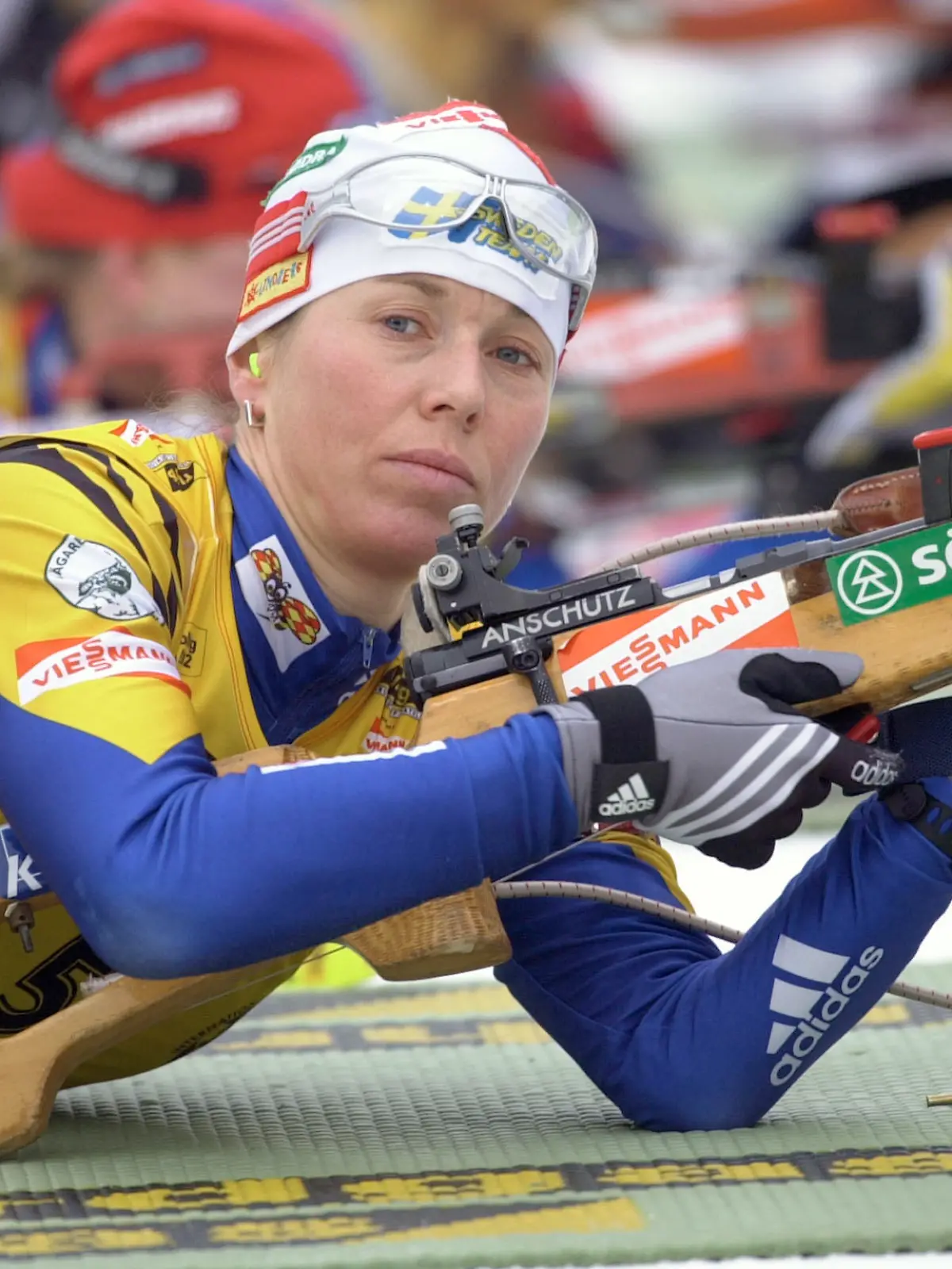 Magdalena Forsberg , SWE , 10KM Verfolgung der Damen , Aktion , Biathlon Welt Cup in Ruhpolding , 17.1.2002 ,
