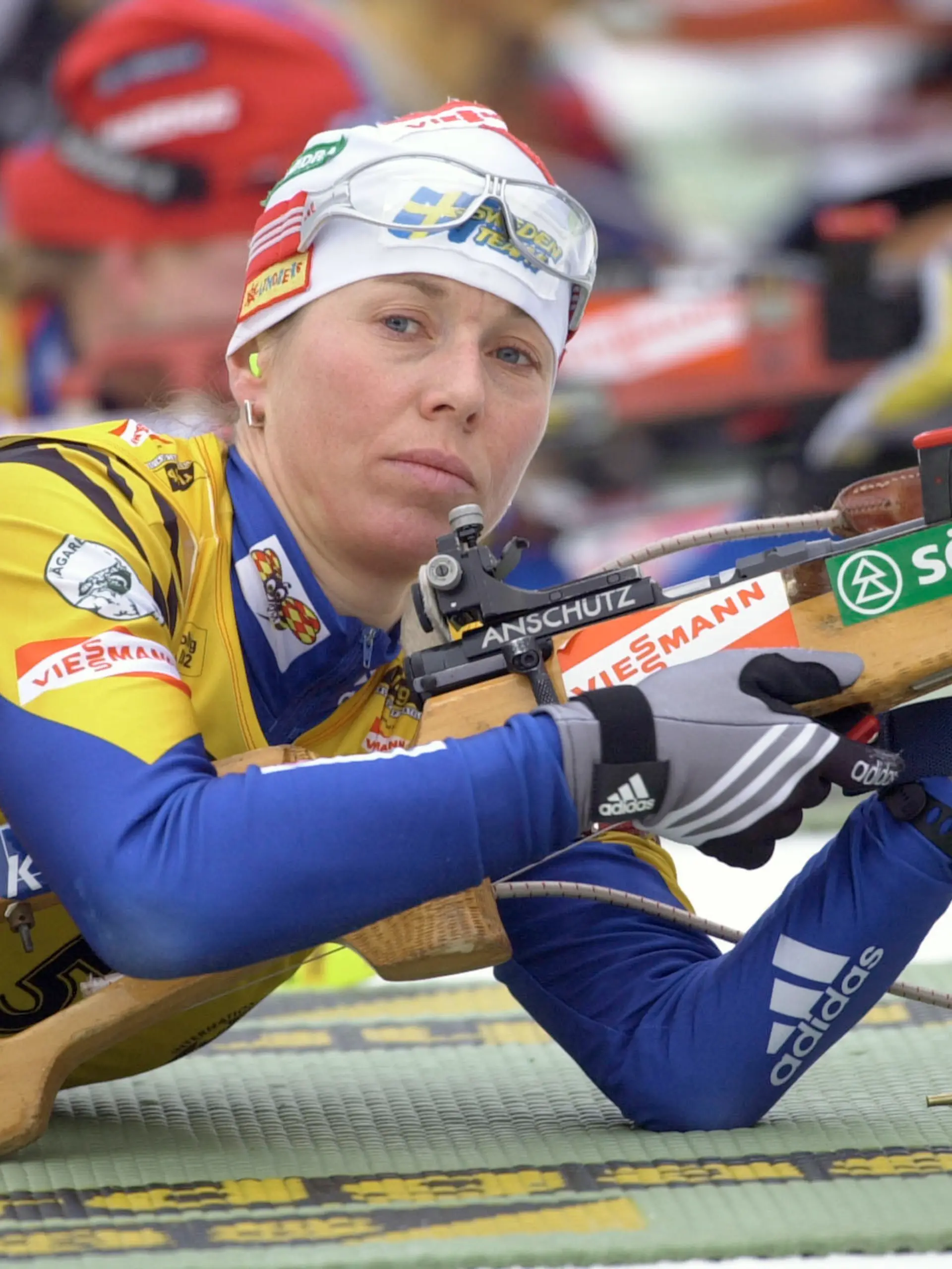 Magdalena Forsberg , SWE , 10KM Verfolgung der Damen , Aktion , Biathlon Welt Cup in Ruhpolding , 17.1.2002 ,