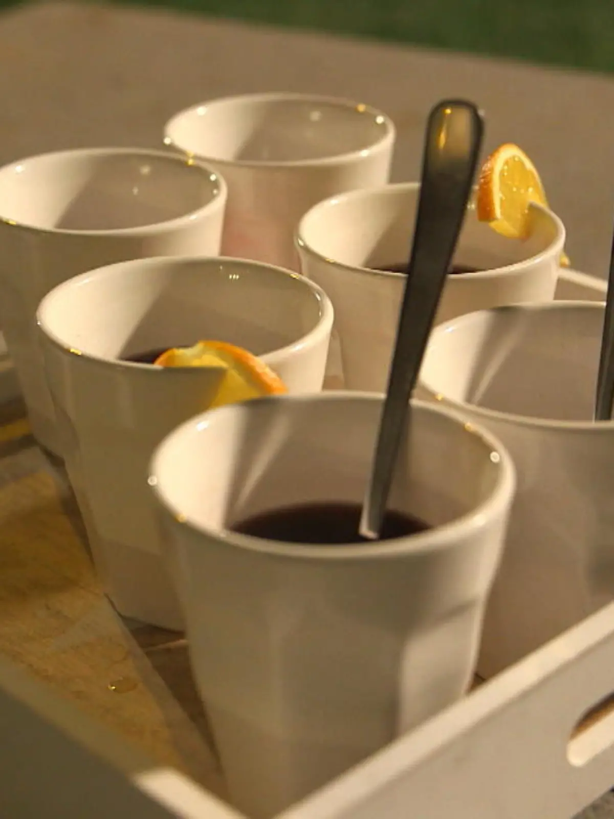 Bild zu: "Selbstgemixt oder gekauft: Welcher Glühwein schmeckt besser?"