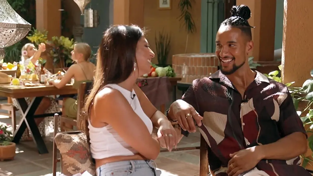 Bachelor David Jackson datet Chiara - und hinter ihm wird ordentlich gebechert