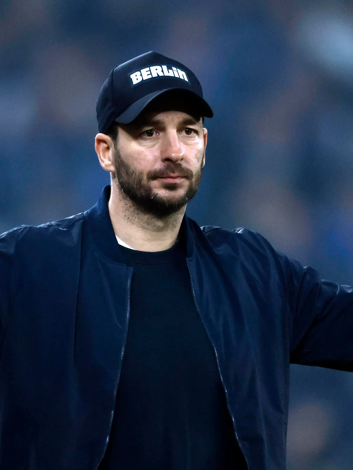 Gelsenkirchen, Deutschland, 1. Fussball Bundesliga 28. Spieltag FC Schalke 04 vs.Hertha BSC Berlin 5:2 am 14. 04. 2023 in der Veltins Arena auf Schalke in Gelsenkirchen Trainer Sandro SCHWARZ HBSC *** Gelsenkirchen, Germany, 1 Football Bundesliga 28 Matchday FC Schalke 04 vs Hertha BSC Berlin 5 2 on 14 04 2023 at Veltins Arena on Schalke in Gelsenkirchen coach Sandro SCHWARZ HBSC