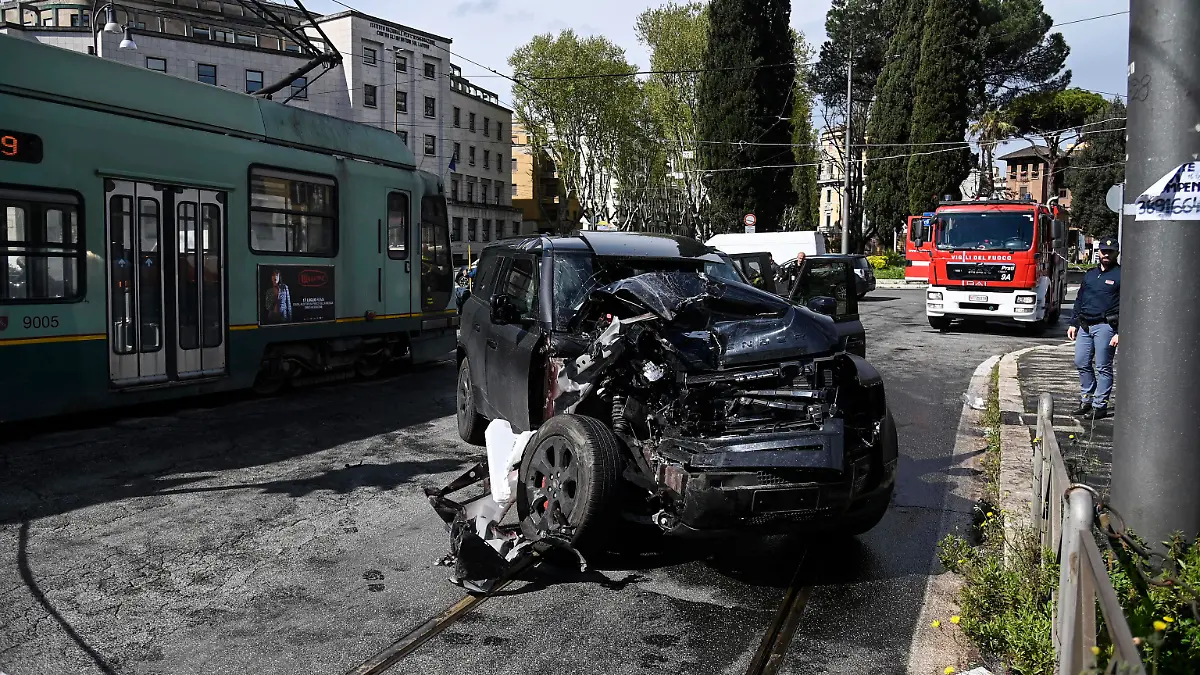 April 16, 2023, Rome, Italy: Police and Fire Department carry out surveys on the site of the accident between the car of the SS Lazio player Ciro Immobile and a bus, at Matteotti bridge, Rome, Italy, 16 April 2023. The accident involved seven people in addition to Immobile, including tram passengers, who were taken to the hospital for examination. The footballer, a little sore in the arm , speaking to the police, explained that the bus would run on red light. ANSA / RICCARDO ANTIMIANI Car accident for SS Lazio s player Immobile, no injuries PUBLICATIONxINxGERxSUIxAUTxONLY - ZUMAa110 20230416_zaf_a110_003 Copyright: xRiccardoxAntimianix