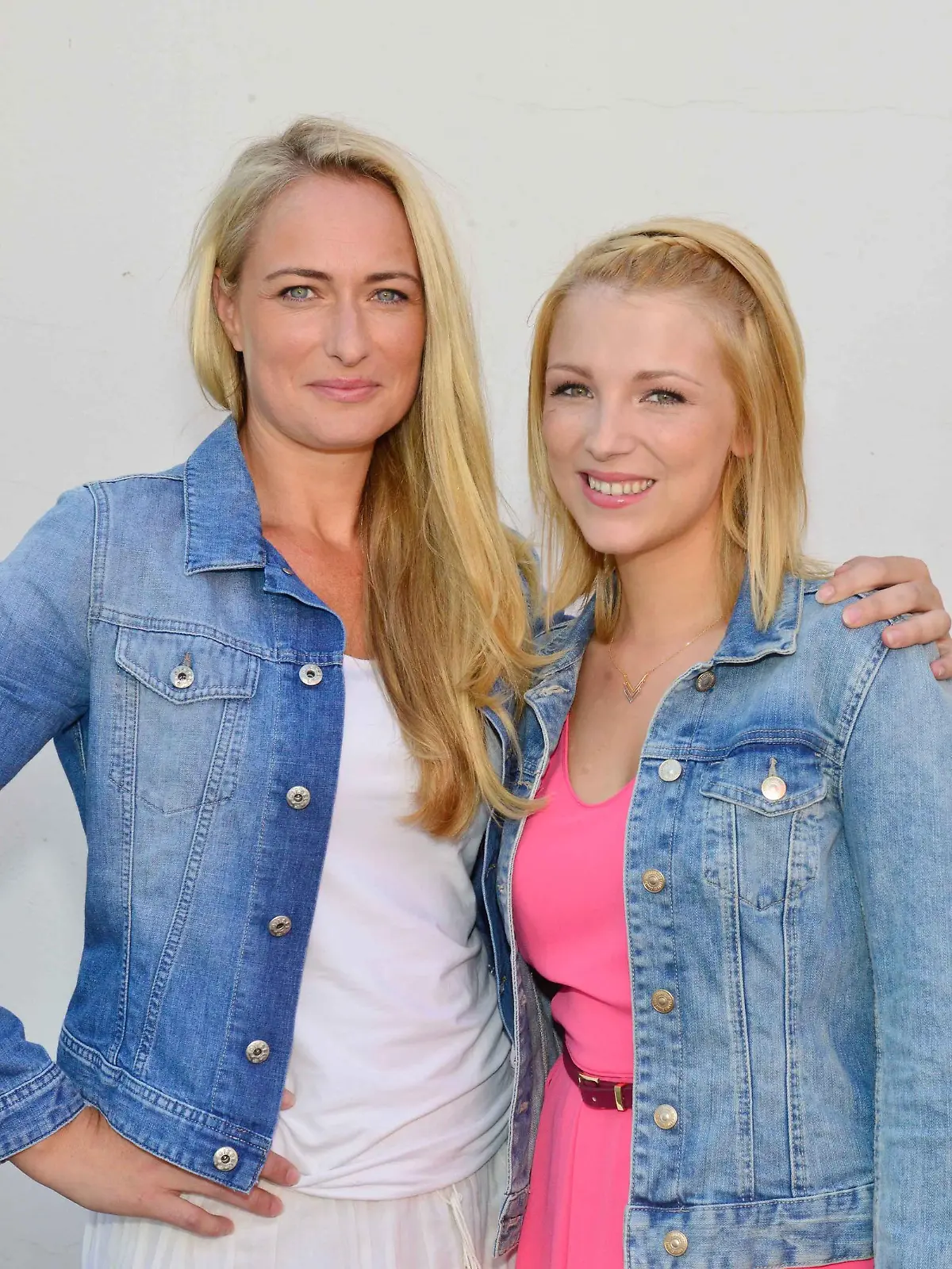 Iris Mareike Steen mit Eva Mona Rodekirchen