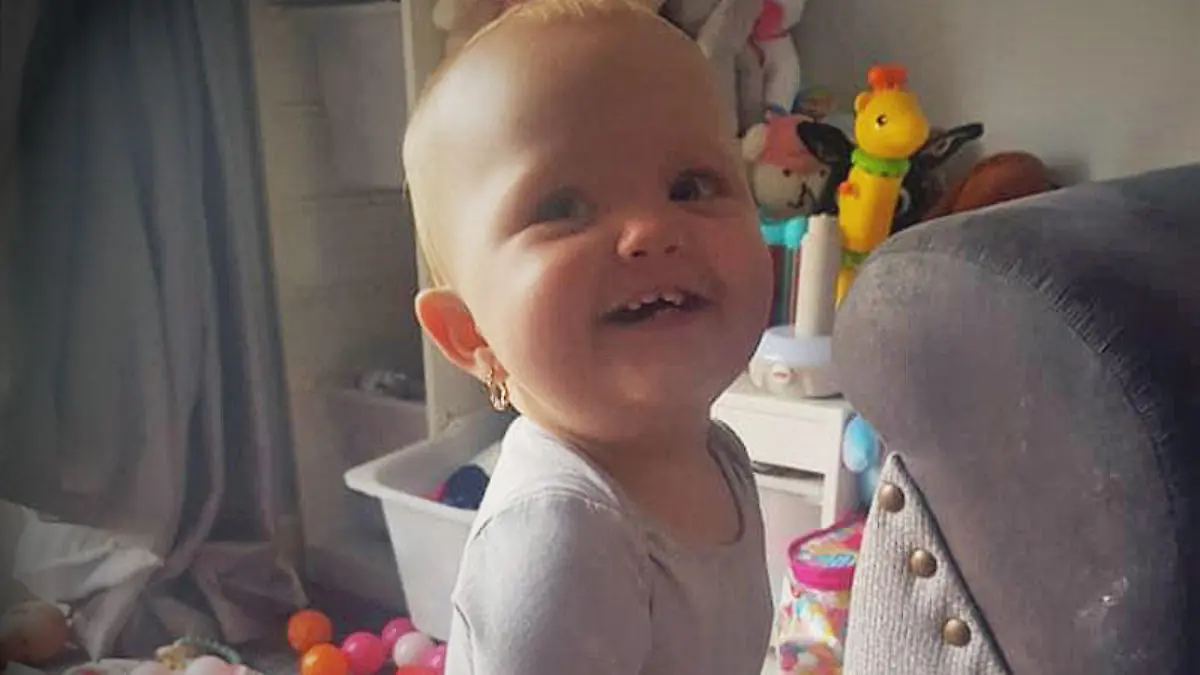 Die 24-jährige Levi Connell aus dem nordenglischen Leeds weiß offenbar schon sehr früh, was sie für ihre Tochter Willow will: Ohrlöcher - und das so früh wie möglich.