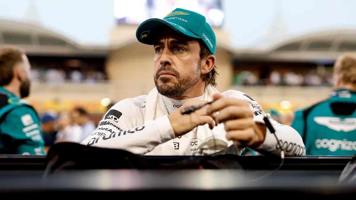 14 Fernando Alonso ESP, Aston Martin Aramco Cognizant F1 Team, F1 Grand Prix of Bahrain at Bahrain International Circuit on March 5, 2023 in Sakhir, Bahrain. Photo by HOCH ZWEI Sakhir Bahrain *** 14 Fernando Alonso ESP, Aston Martin Aramco Cognizant F1 Team , F1 Grand Prix of Bahrain at Bahrain International Circuit on March 5, 2023 in Sakhir, Bahrain Photo by HOCH ZWEI Sakhir Bahrain