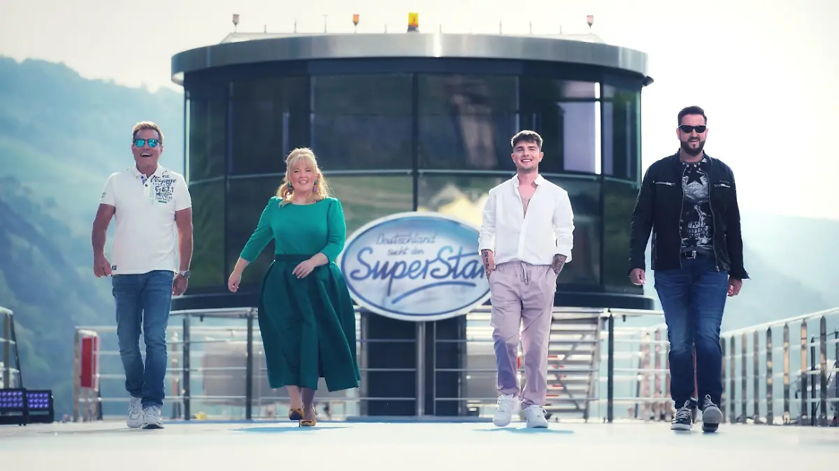 Die Anfangs-Jury von DSDS: Dieter Bohlen, Maite Kelly, Mike Singer und Michael Wendler (v.l.)