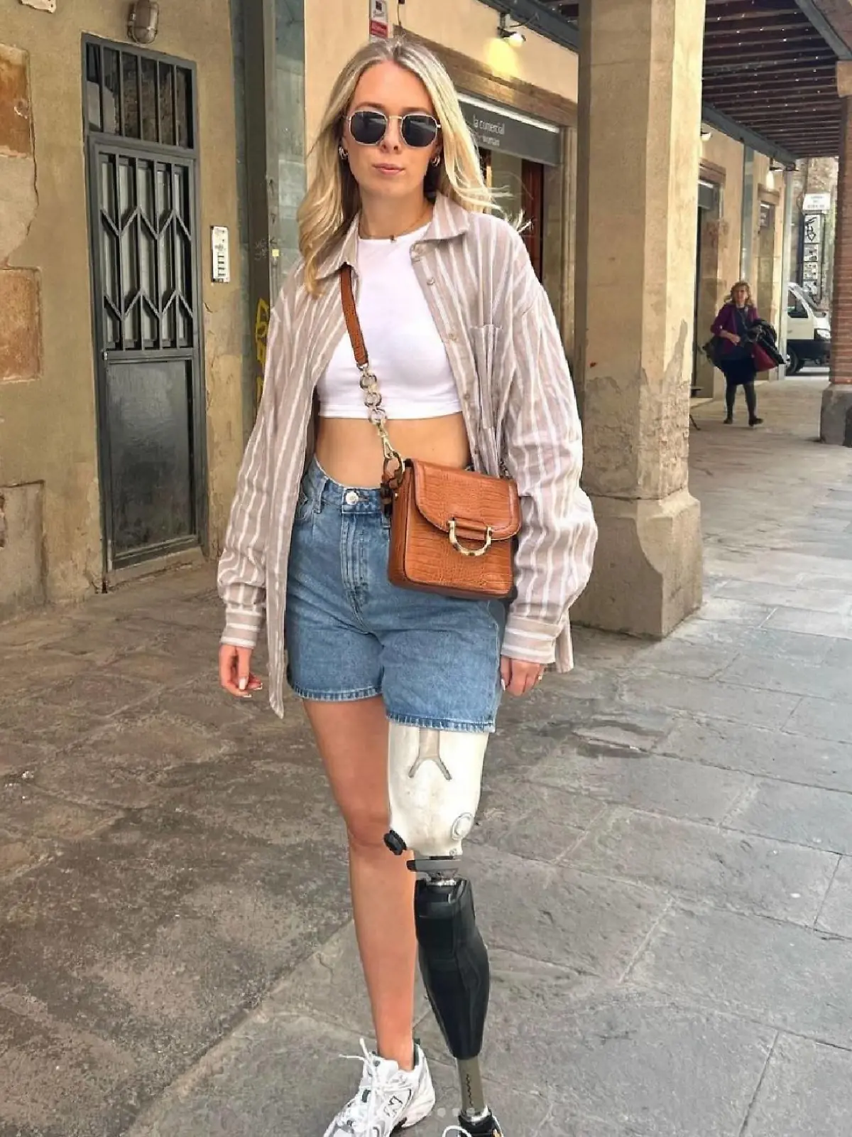 Leah verlor bei dem Achterbahn-Unfall ihr Bein. Trotzdem zeigt sie sich bei Instagram als lebensfrohe Frau.