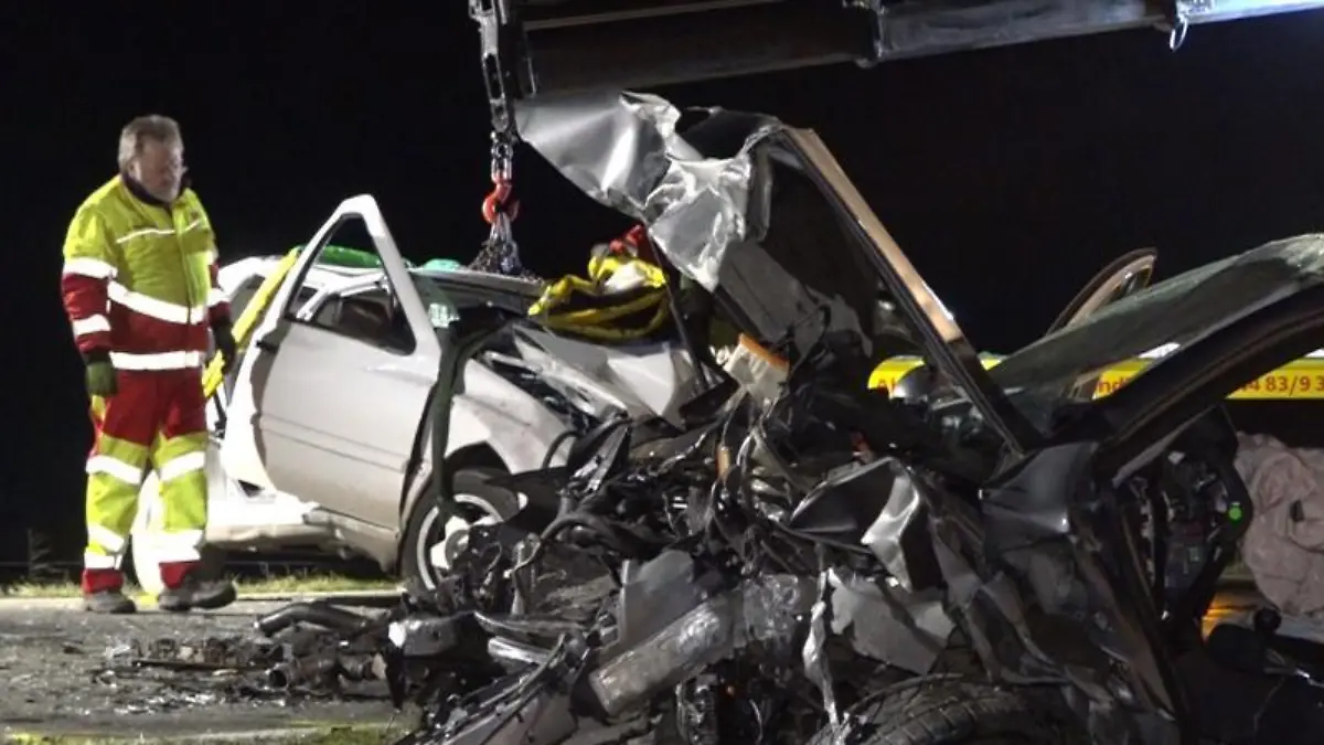 Autowracks an Unfallstelle