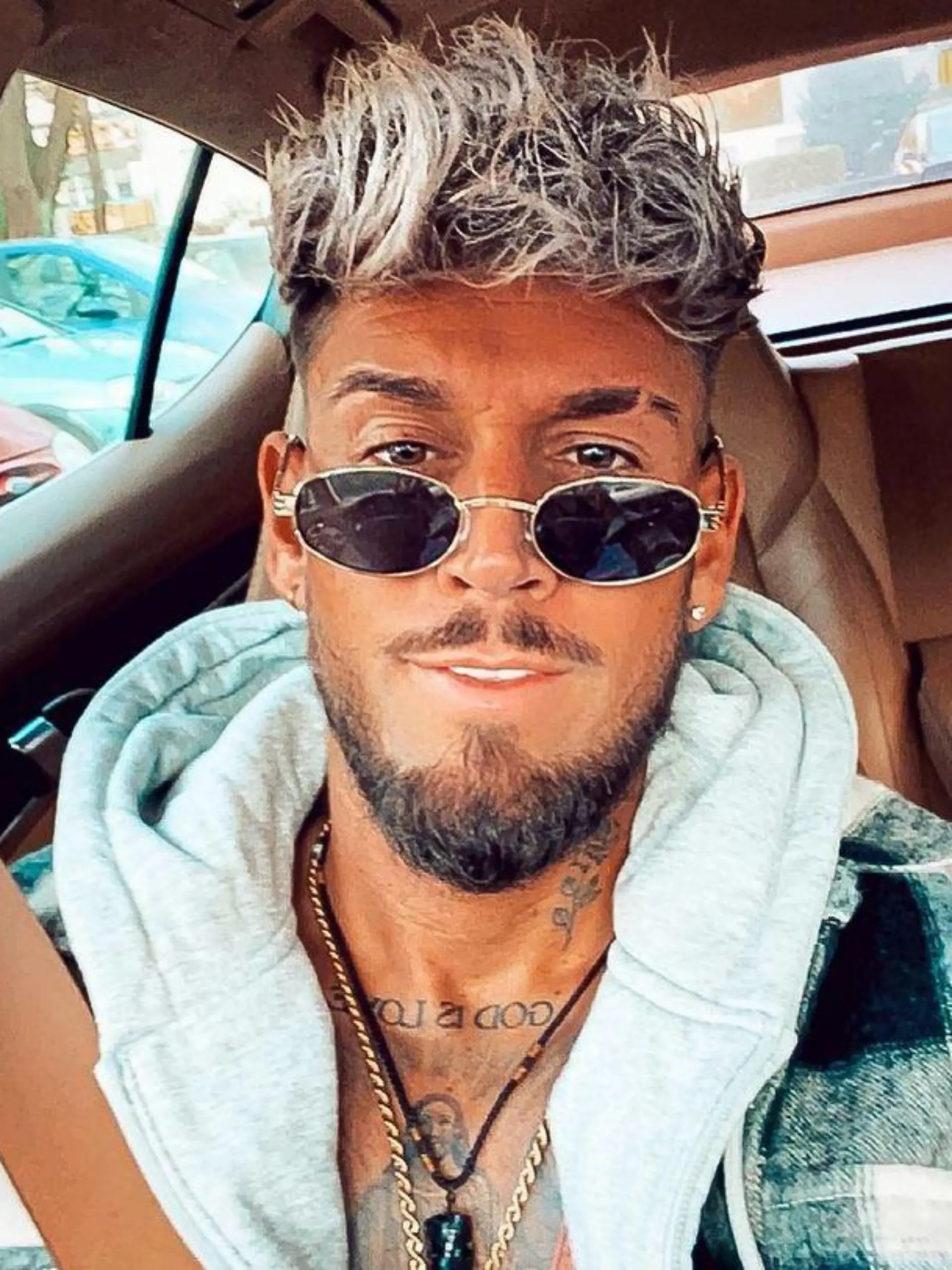 Seine auffälligen Looks sollen bei einer Neuen gut ankommen, denn der Gerüchteküche nach datet Mike Heiter jetzt Laura Morante (Bildquelle: Instagram.com/mikeheiter13).
