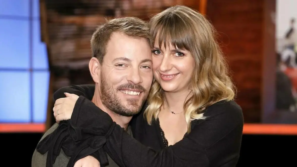 Familie überrascht Anna und Gerald Heiser mit Babyparty in Namibia