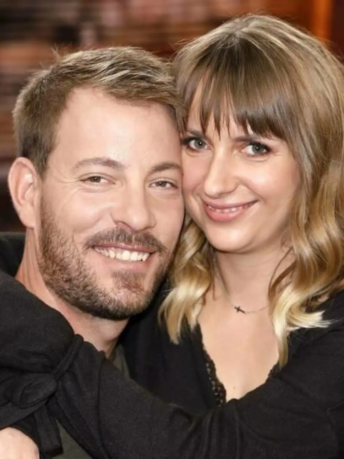 Familie überrascht Anna und Gerald Heiser mit Babyparty in Namibia