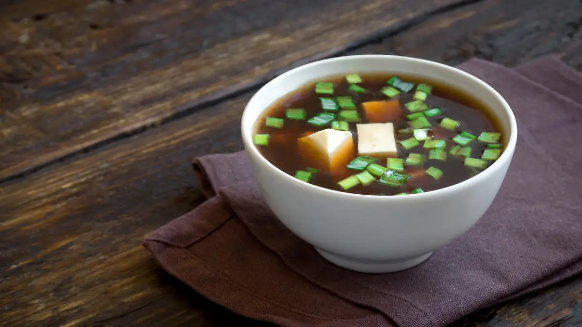 Beliebt nicht nur in Japan: Miso-Suppe mit Seidentofu-Einlage