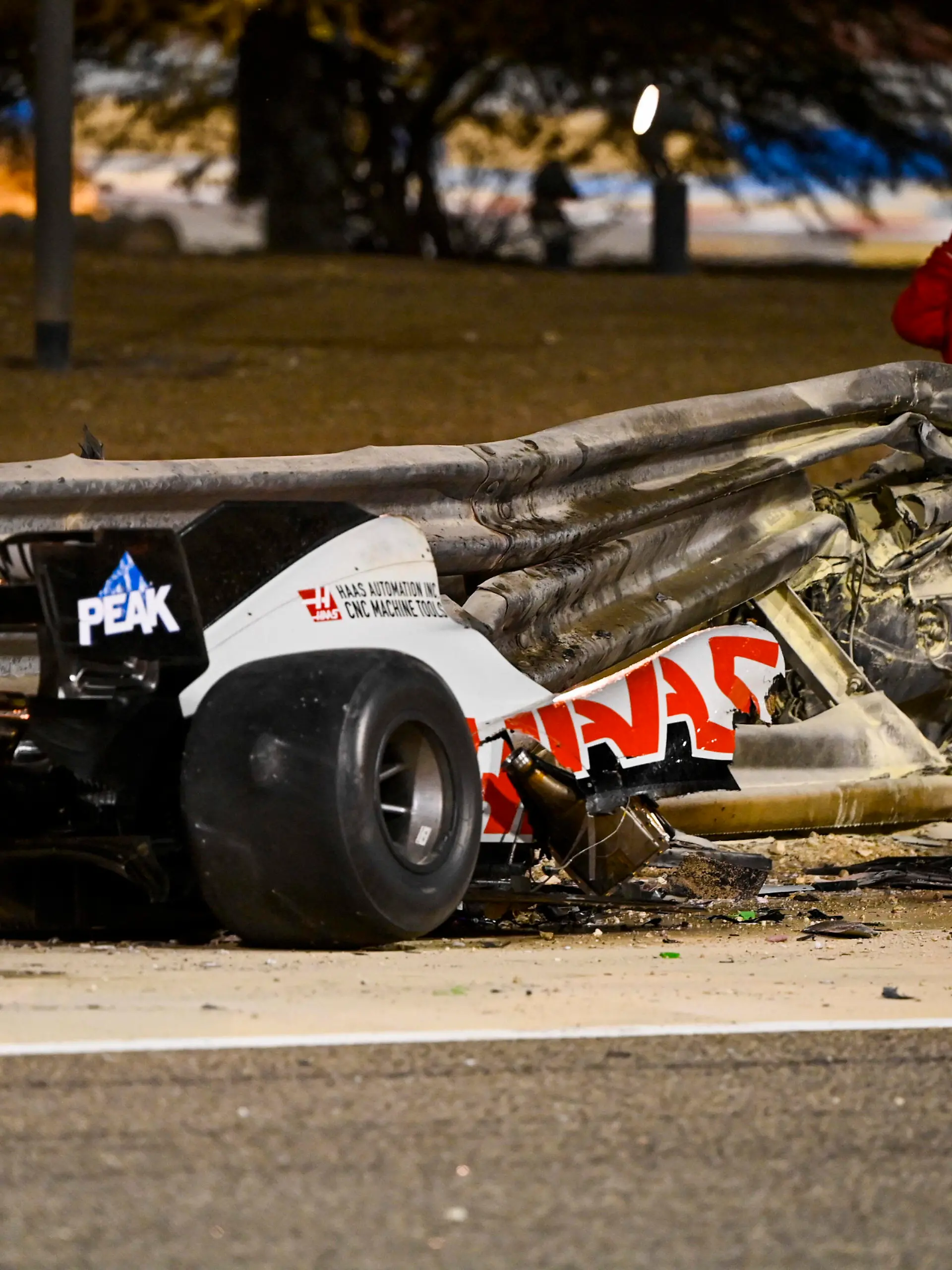  2020 Bahrain GP BAHRAIN INTERNATIONAL CIRCUIT, BAHRAIN - NOVEMBER 29: The wreckage of the car of Romain Grosjean, Haas VF-20, after his huge crash on the opening lap during the Bahrain GP at Bahrain International Circuit on Sunday November 29, 2020 in Sakhir, Bahrain. Photo by Mark Sutton / Sutton Images Images PUBLICATIONxINxGERxSUIxAUTxHUNxONLY GP2015_152014_MS21195
