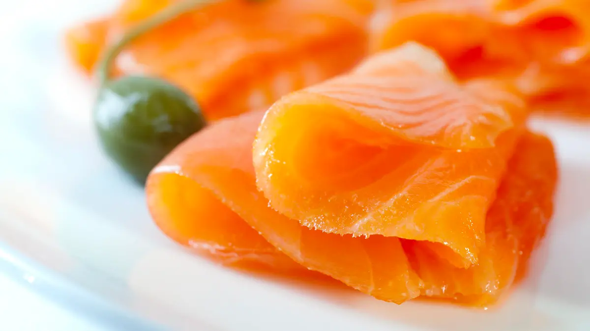Räucherlachs auf einem Teller