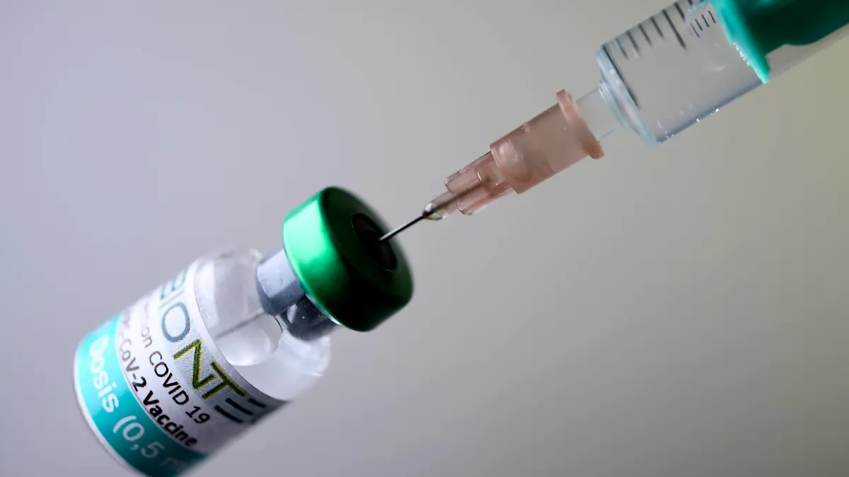  BIONTECH Impfstoff STOCK FOTO COVID 19 SARS-CoV-2 VACCINE Impfung- Impfstoff Stock Bilder vom 22.11.2020 Meerbusch *** BIONTECH VACCINE Vaccine STOCK PHOTO COVID 19 SARS CoV 2 VACCINE Vaccine Stock Pictures from 22 11 2020 Meerbusch