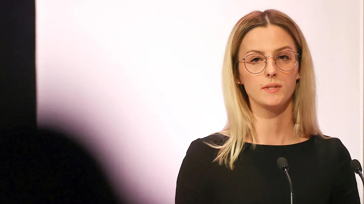 Ajla Kurtovic war eine der Rednerinnen auf der Trauerfeier in Hanau.