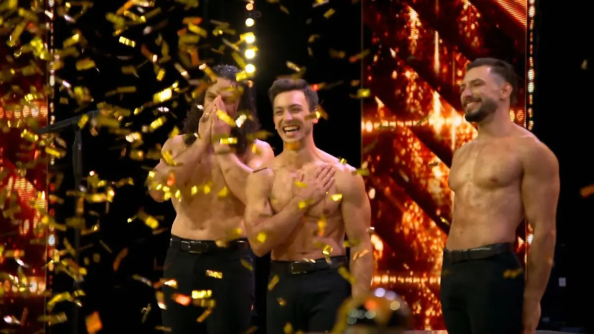 Der Goldene Buzzer für die "Messoudi Brothers" Evelyn Burdecki ist hin und weg