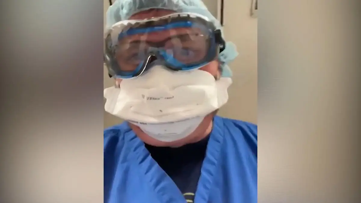 Arzt simuliert die letzen Momente eines Corona-Patienten „Das werdet ihr am Ende eures Lebens sehen!“