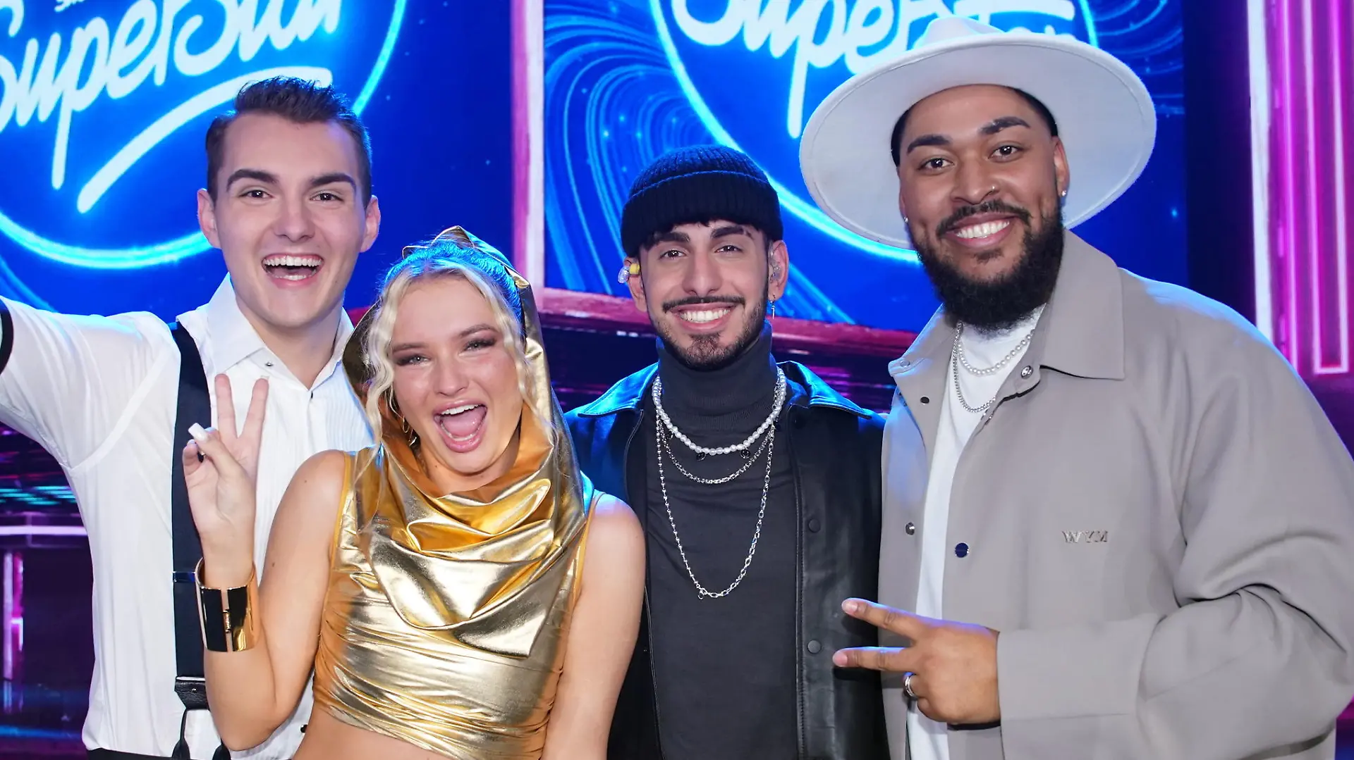 V.l.: Lorent Berisha, Monika Gajek, Kiyan Yousefbeik und Sem Eisinger sind im Finale am 15. April 2023. - Zweite Live-Show der 20. Staffel von "Deutschland sucht den Superstar (DSDS) 2023" in Köln / 080423

*** 2. Live-show of RTL's "Deutschland sucht den Superstar" casting show in Cologne, Germany on April 8, 2023. ***