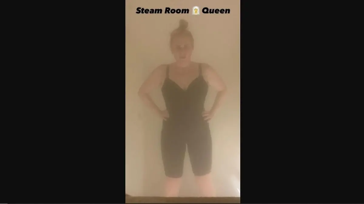Rebel Wilson ist die selbsternannte "Dampfbad-Königin" in einem Wellness- und Sport-Retreat in Österreich.