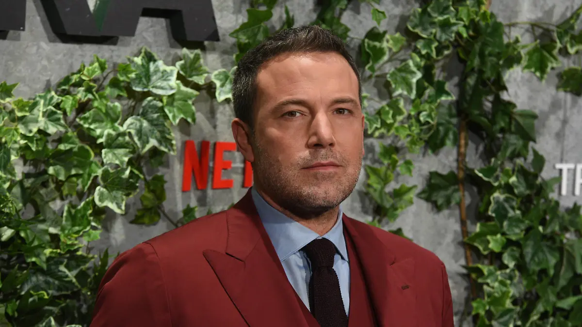 Spain: Triple Frontier Premiere in Madrid US actor Ben Affleck poses as he arrives for the premiere of Triple Frontier at Callao Cinema in Madrid. Madrid Madrid Spain PUBLICATIONxINxGERxSUIxAUTxONLY JorgexSanz