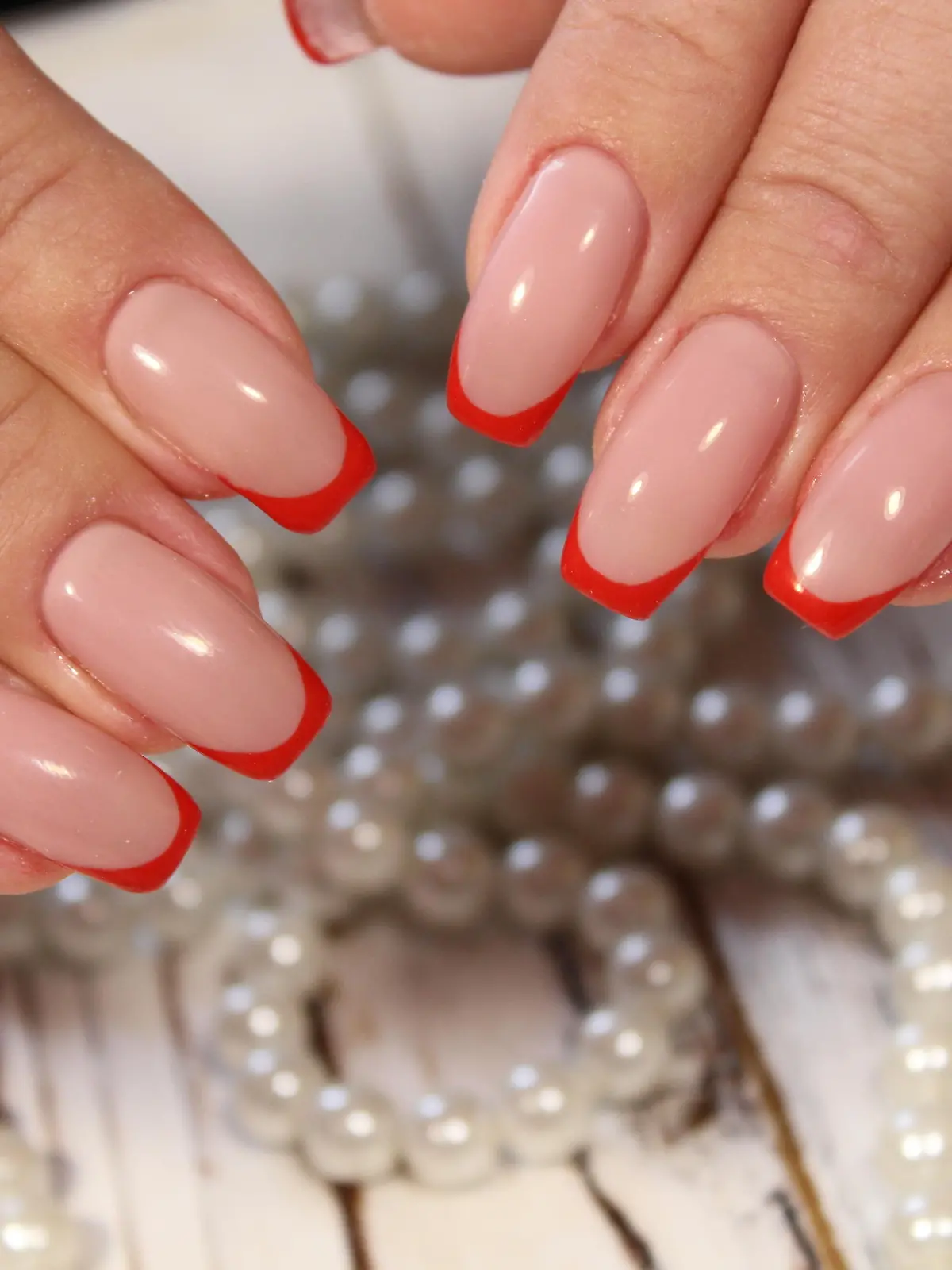 French manicure with pearls, 17.04.2020 18:17:25, Copyright: xizzzix Panthermedia28331155