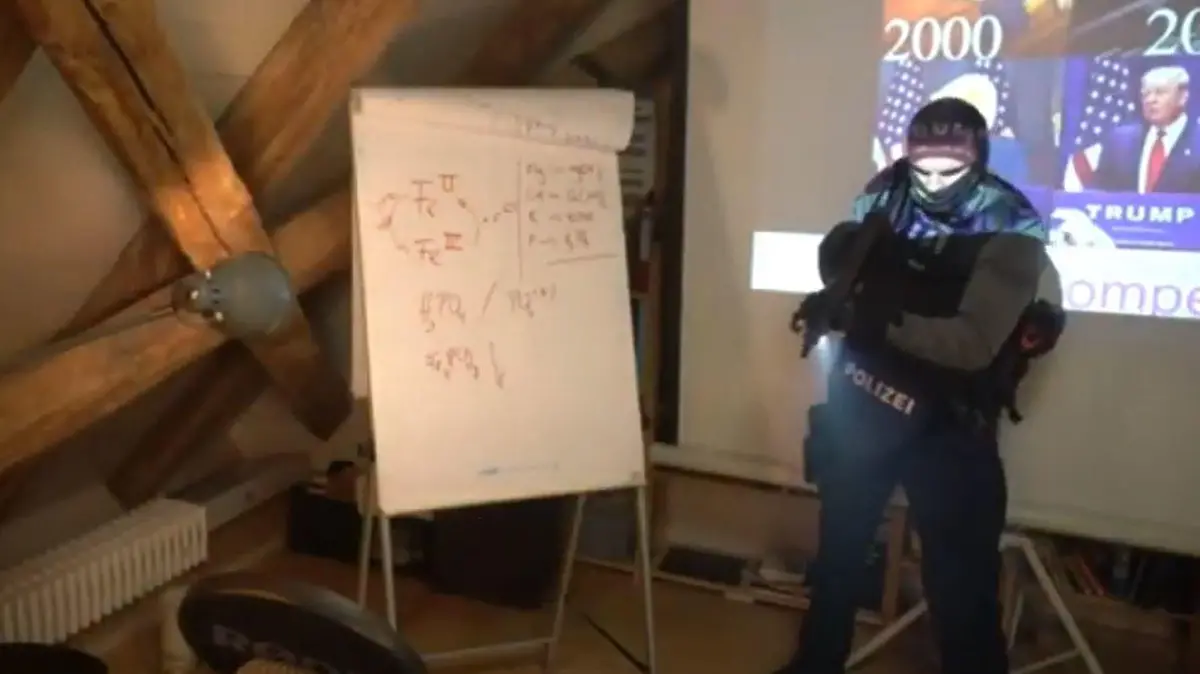 Der YouTuber Andreas Noack geriet während eines Live-Streams inmitten einer polizeilichen Durchsuchung.