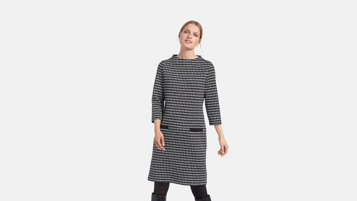 Langärmliges Jerseykleid.